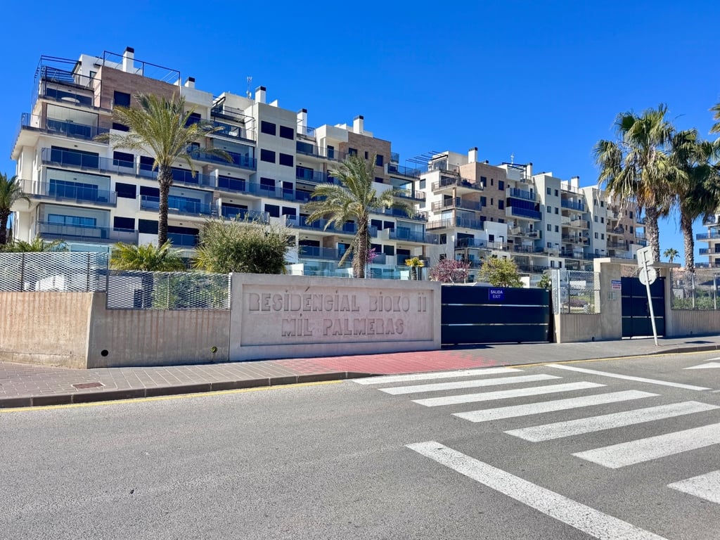 Apartment in Torre de la Horadada - Image 2