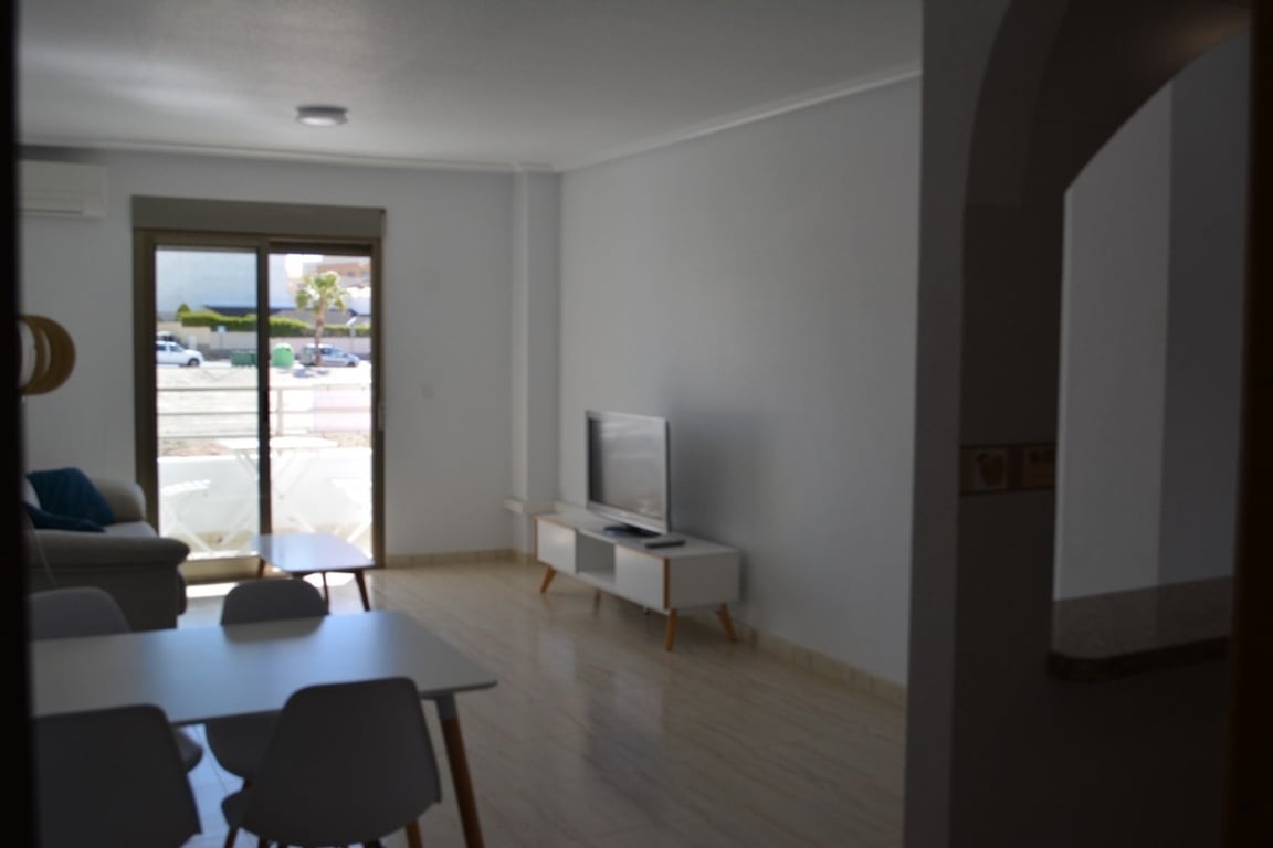 Apartment in San Miguel de Salinas - Image 2