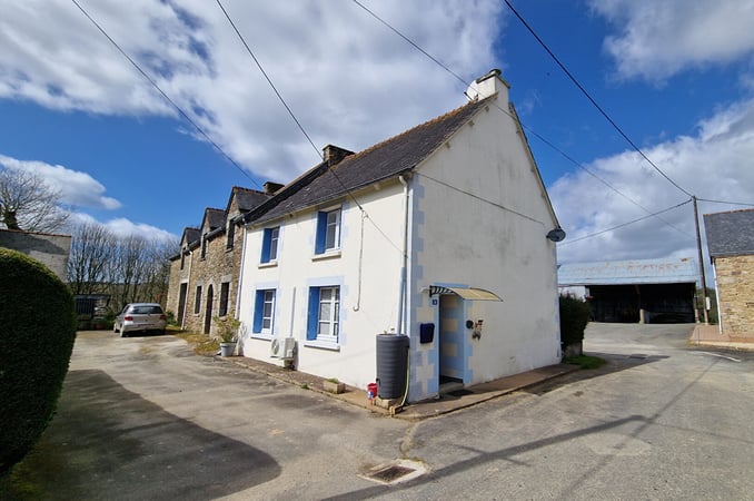 House in Le Mene - view 1