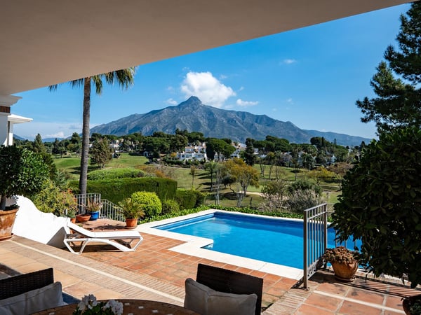 Villa in Malaga - view 1