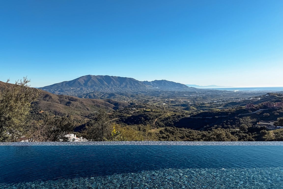 Villa in Marbella - Image 2