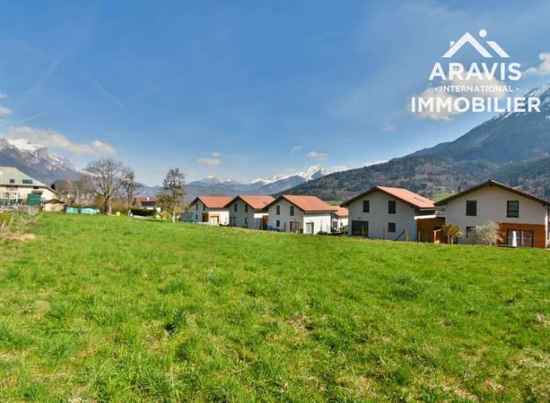 House in Seythenex - view 1