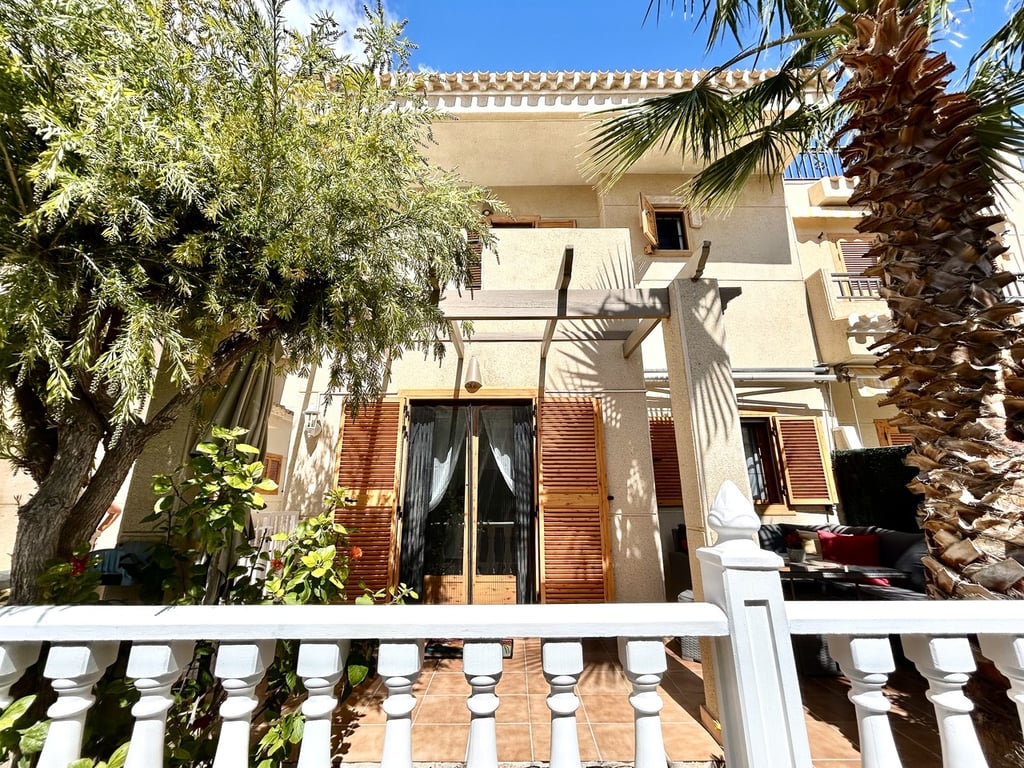 House in Playa Flamenca - Image 3