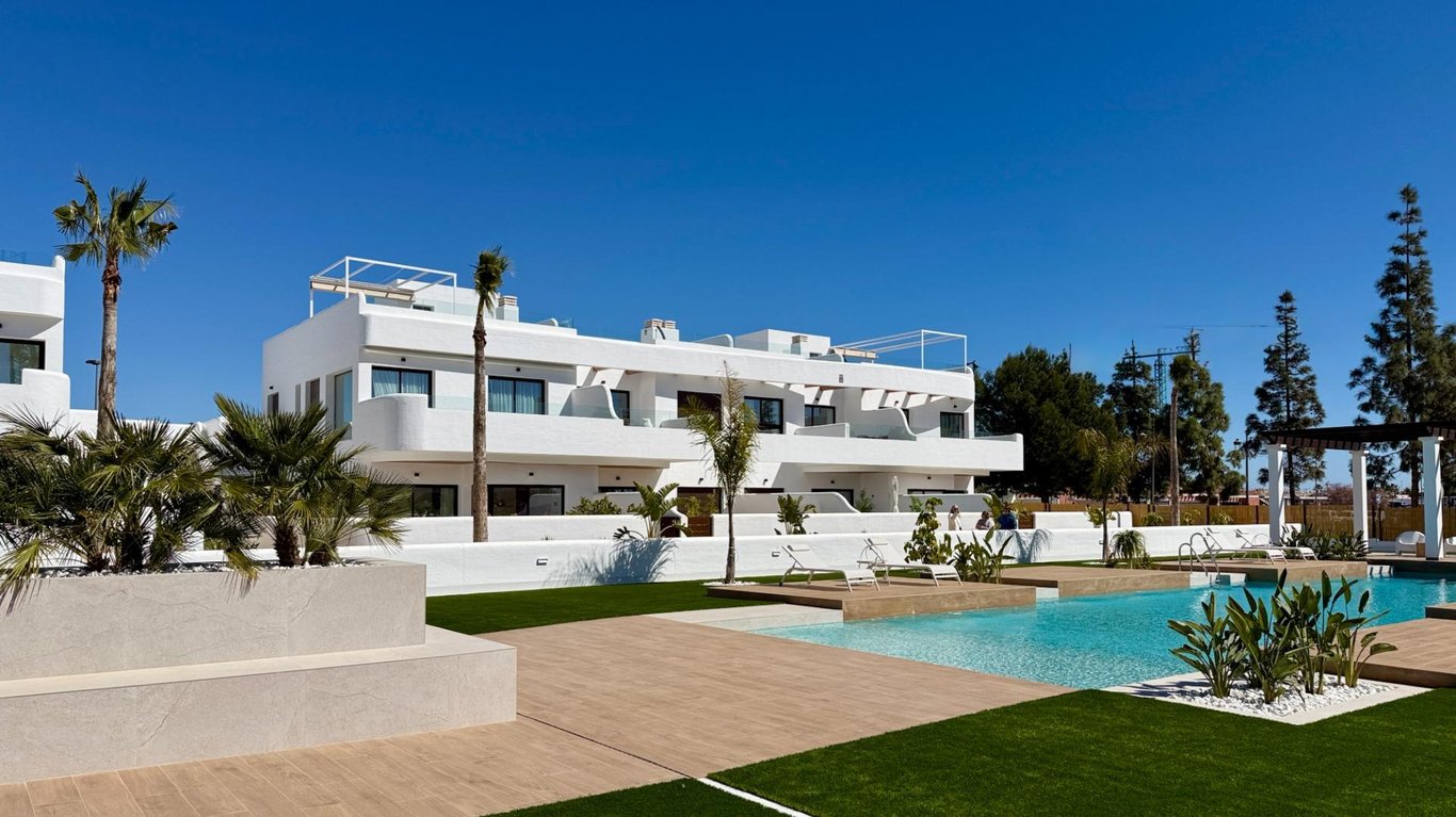 Apartment in Los Alcazares - Image 2