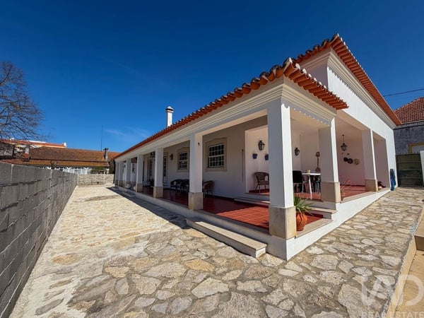 House in Almeirim - view 1