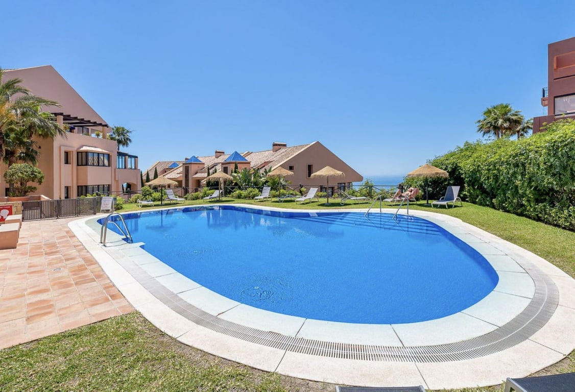 Apartment in Sitio de Calahonda - Image 2