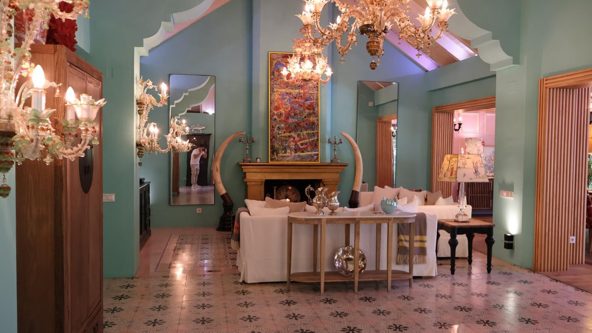 Villa in Nueva Andalucia - Image 3