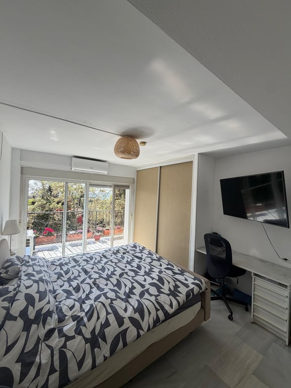 Apartment in Marbella - Image 3