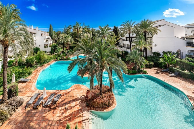 Apartment in Nueva Andalucia - view 1