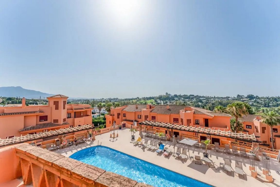 Apartment in El Paraiso