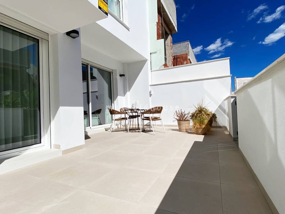 Apartment in Pilar de la Horadada - Image 2