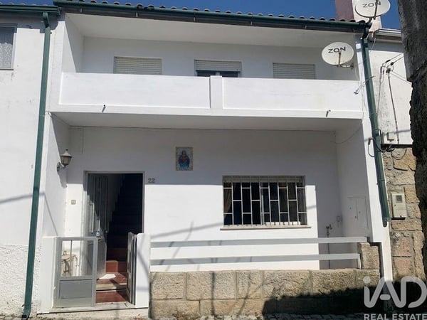 House in Sao Mamede de Ribatua - view 1