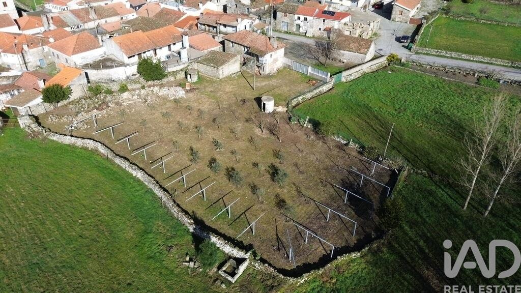 House in Vila Cha - Image 3