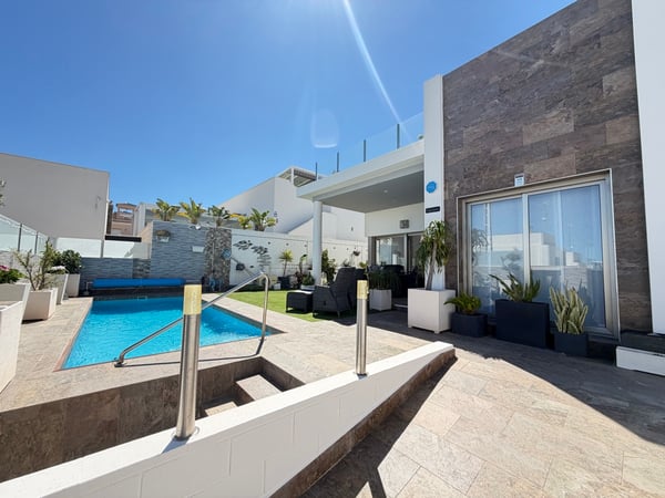 House in Villamartin - view 1