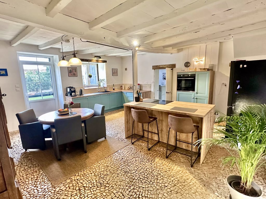 House in Saint-Claud - Image 3