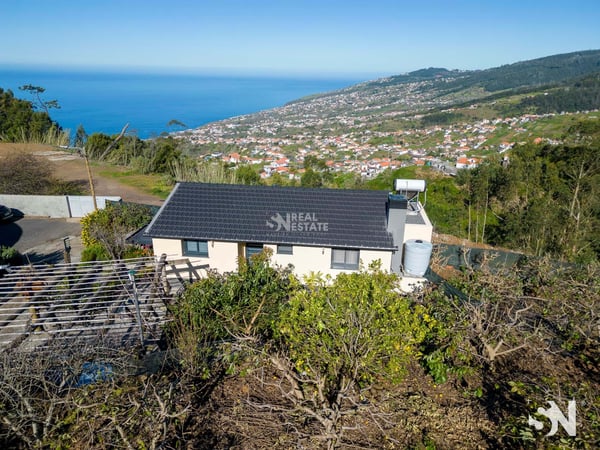 Villa in Arco da Calheta - view 1