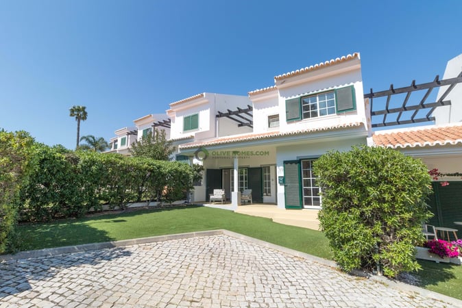 House in Vale do Garrao - view 1