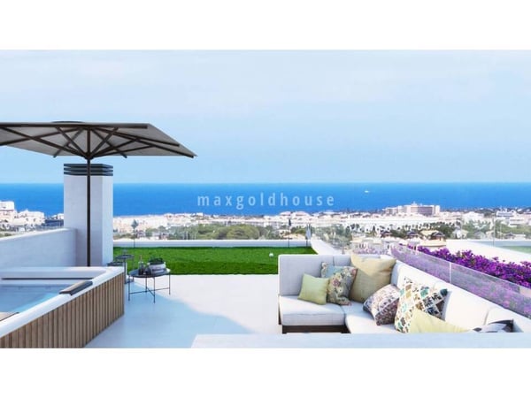 Villa in Dehesa de Campoamor - view 1