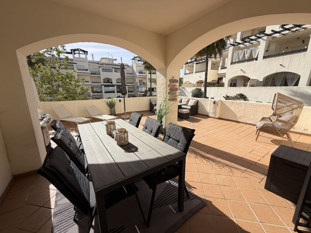 Apartment in La Duquesa - Image 2