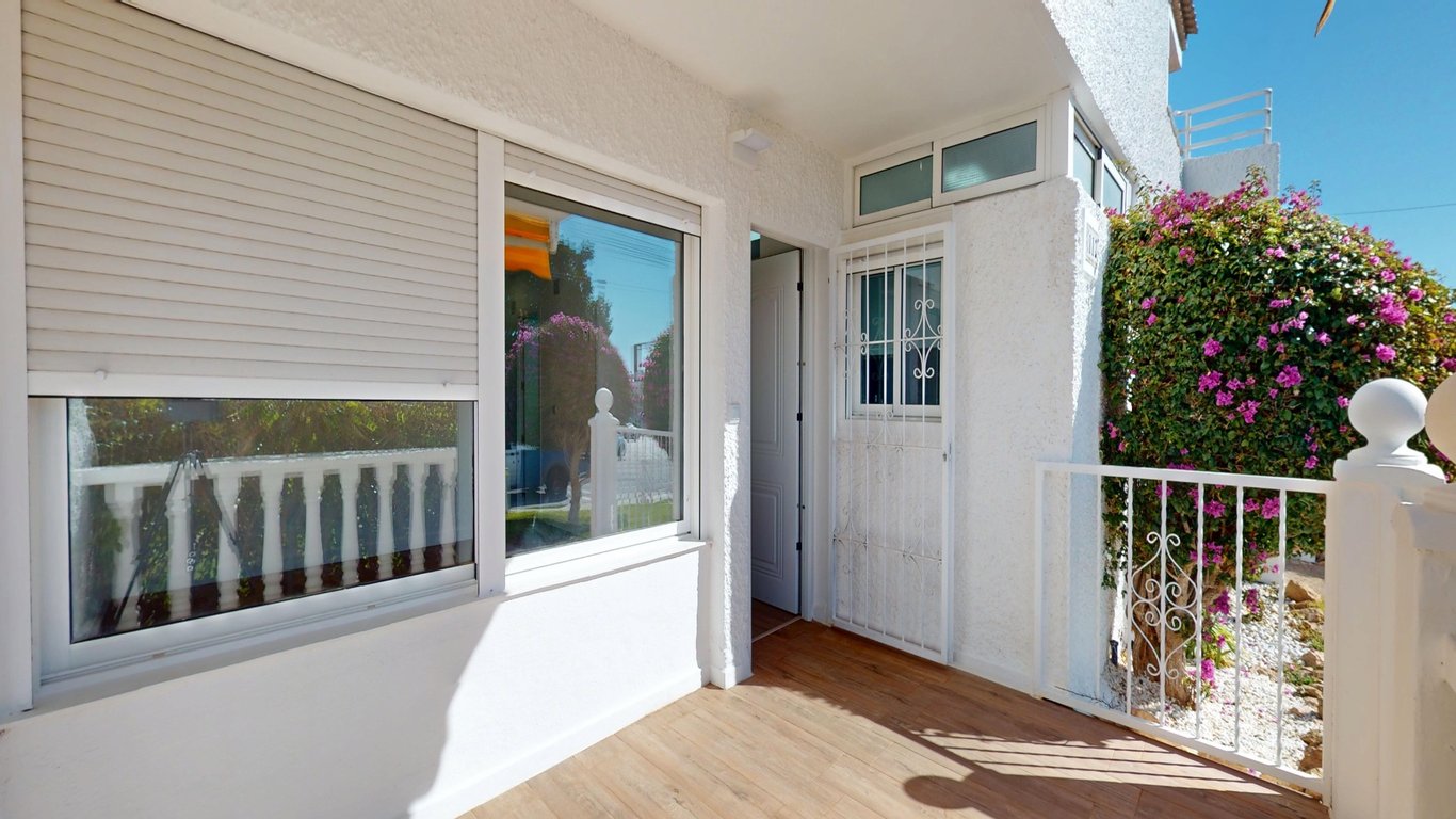 House in Villamartin - Image 3