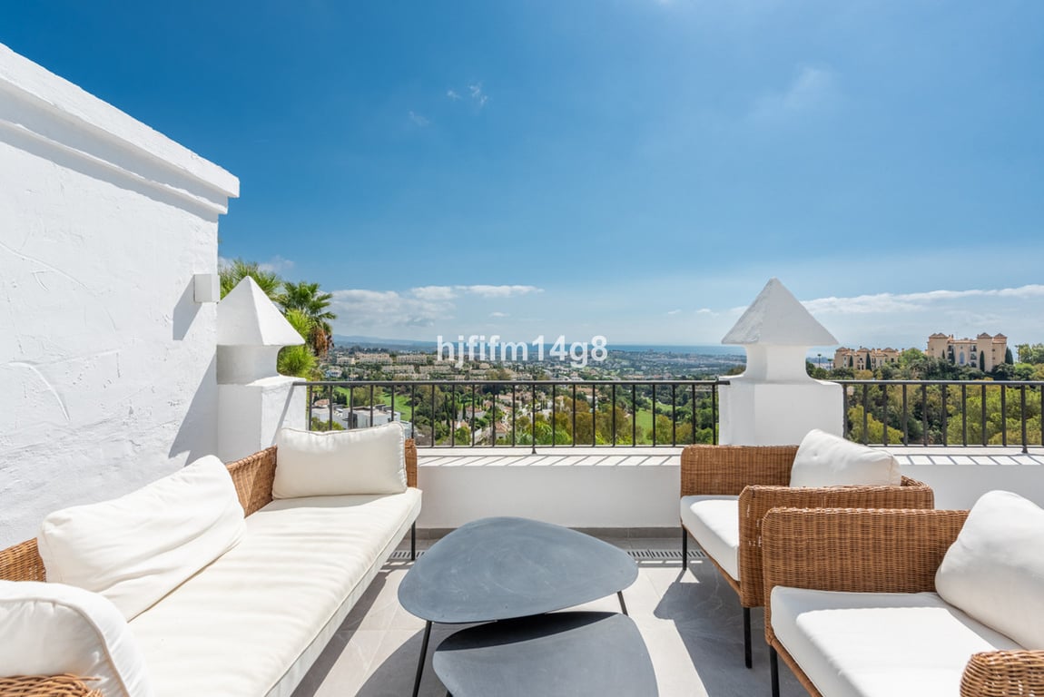 Apartment in Benahavis