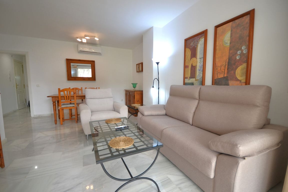 Apartment in Sitio de Calahonda - Image 3