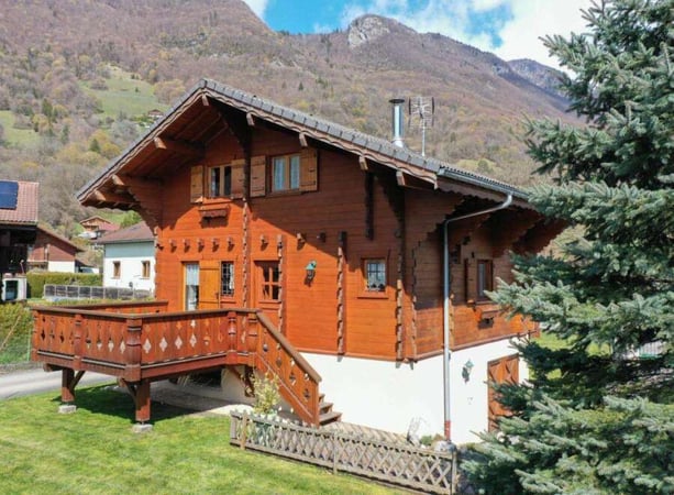 Villa in Val de Chaise - view 1