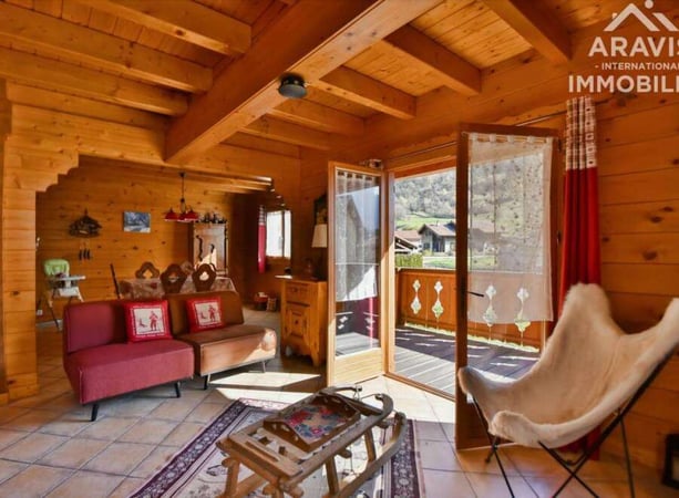 Villa in Val de Chaise - view 1