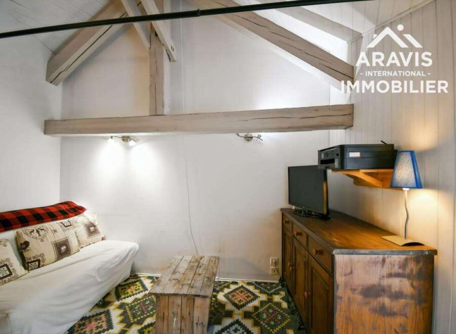 Apartment in Thones - Image 2