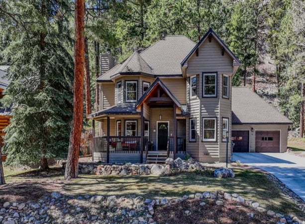 House in La Plata County - view 1