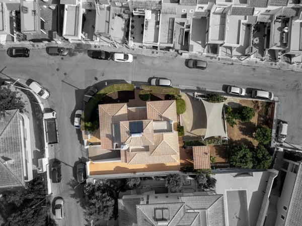 Villa in Penina - view 1