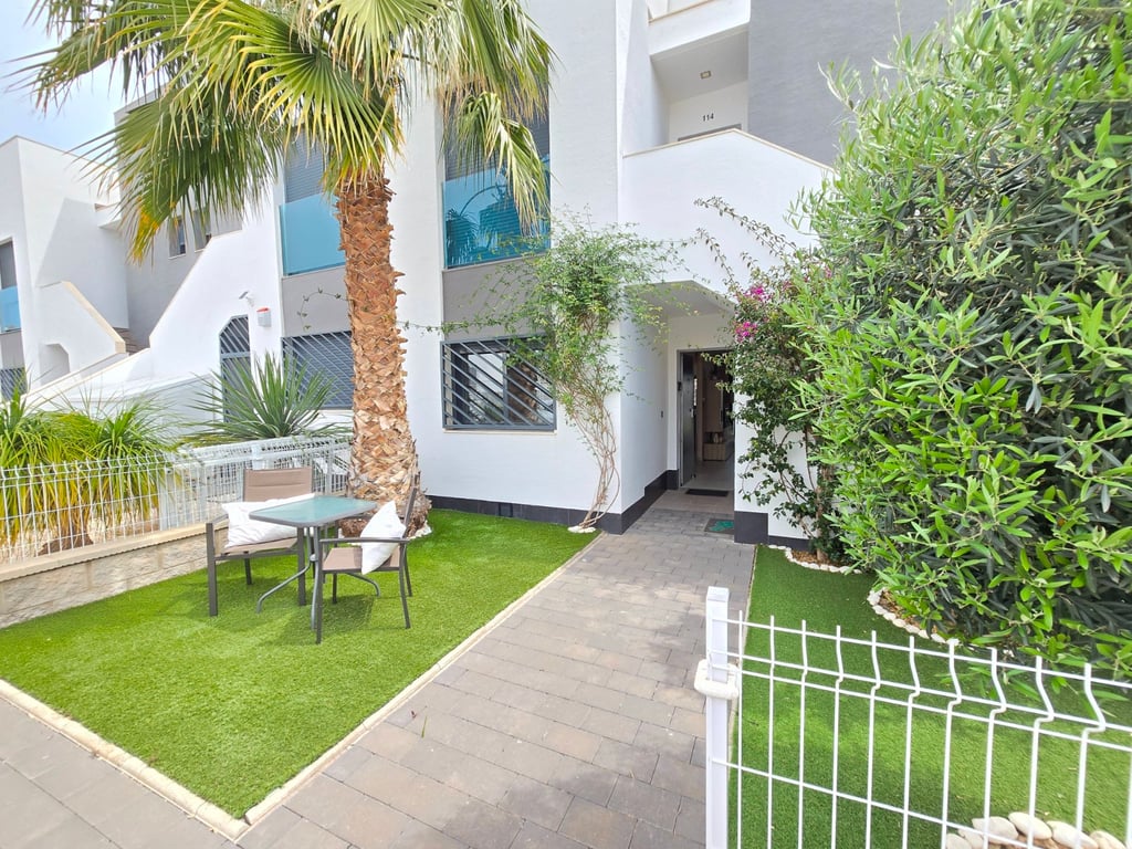 Villa in Urbanizacion los Balcones - Image 3