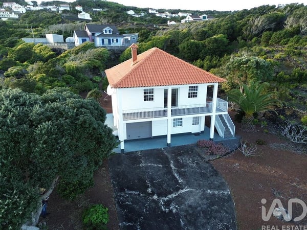 House in Piedade - view 1