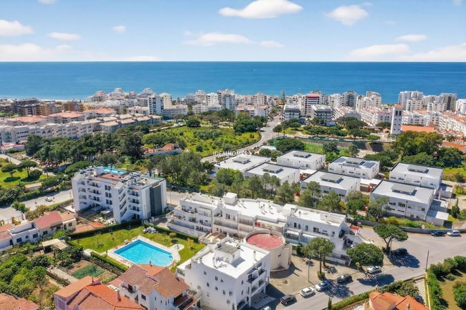 Apartment in Quarteira - view 1