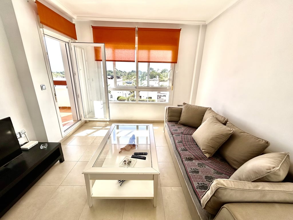 Apartment in Villamartin - Image 3