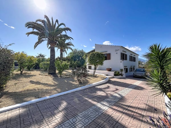 Villa in L'Albir - view 1