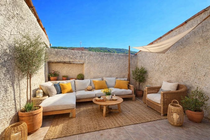 House in Aups - view 1