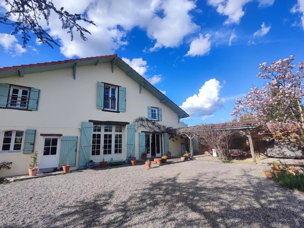 House in Amou - view 1