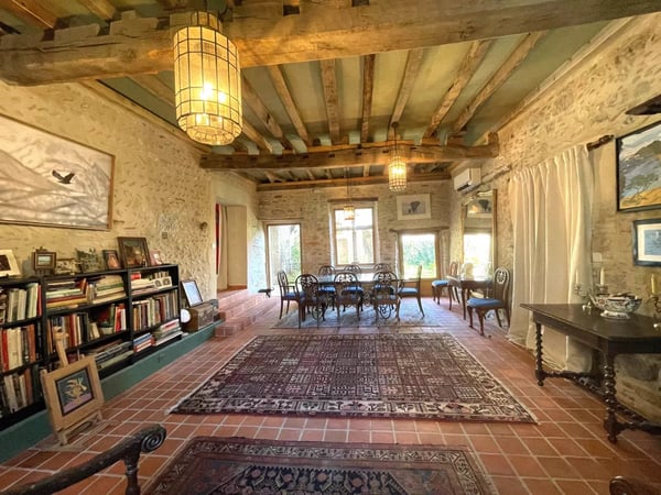 House in Sauveterre-de-Bearn - view 1