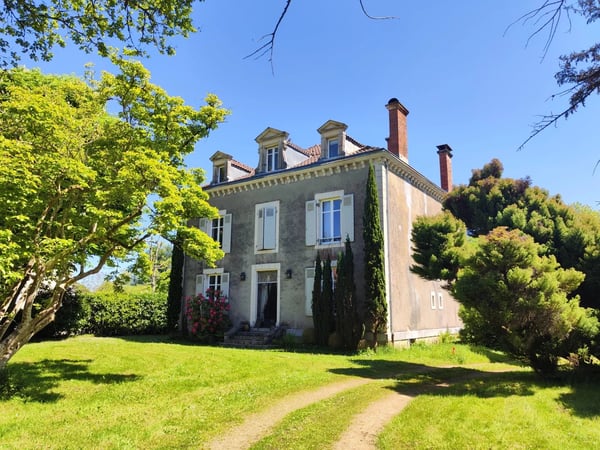 House in Pouillon - view 1