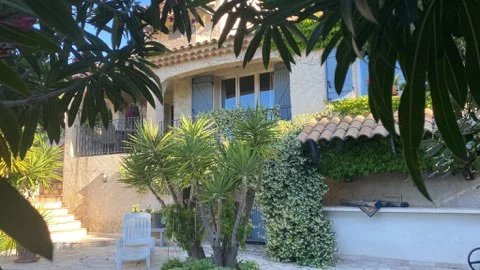 House in Le Plan-de-la-Tour - view 1