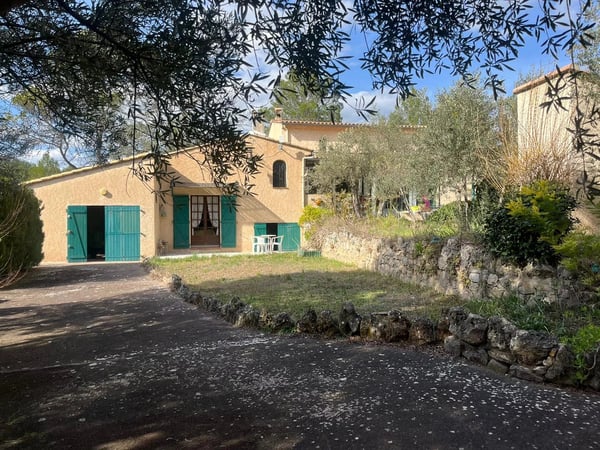 House in Lorgues - view 1