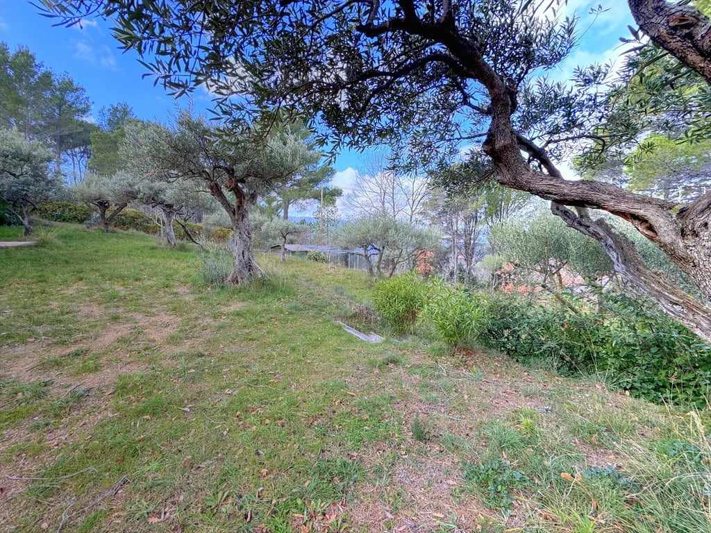 House in Salernes - Image 3