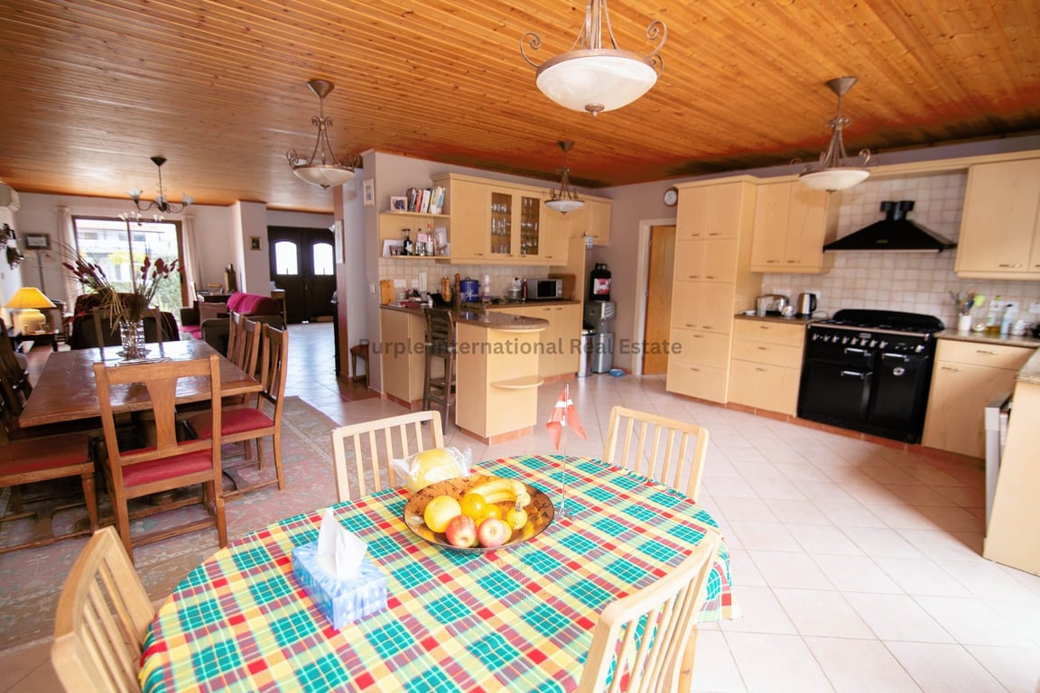 House in Moni - Image 3