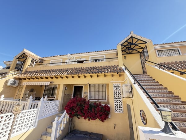 Apartment in Villamartin - view 1