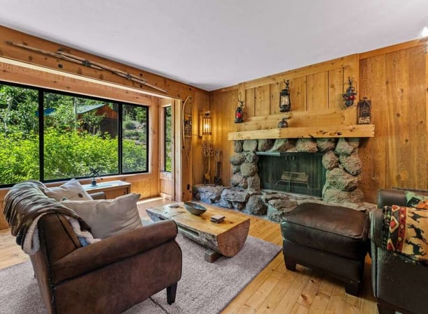 House in Carnelian Heights - view 1