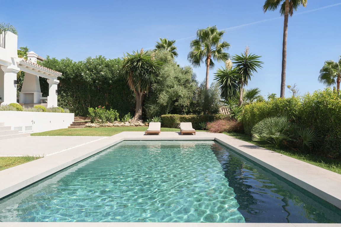 Villa in Nueva Andalucia - Image 3