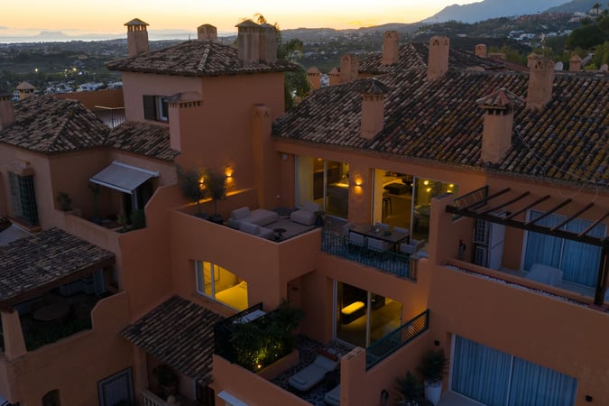 Apartment in Nueva Andalucia - view 1