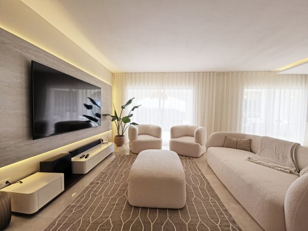 Apartment in Benahavis - view 1