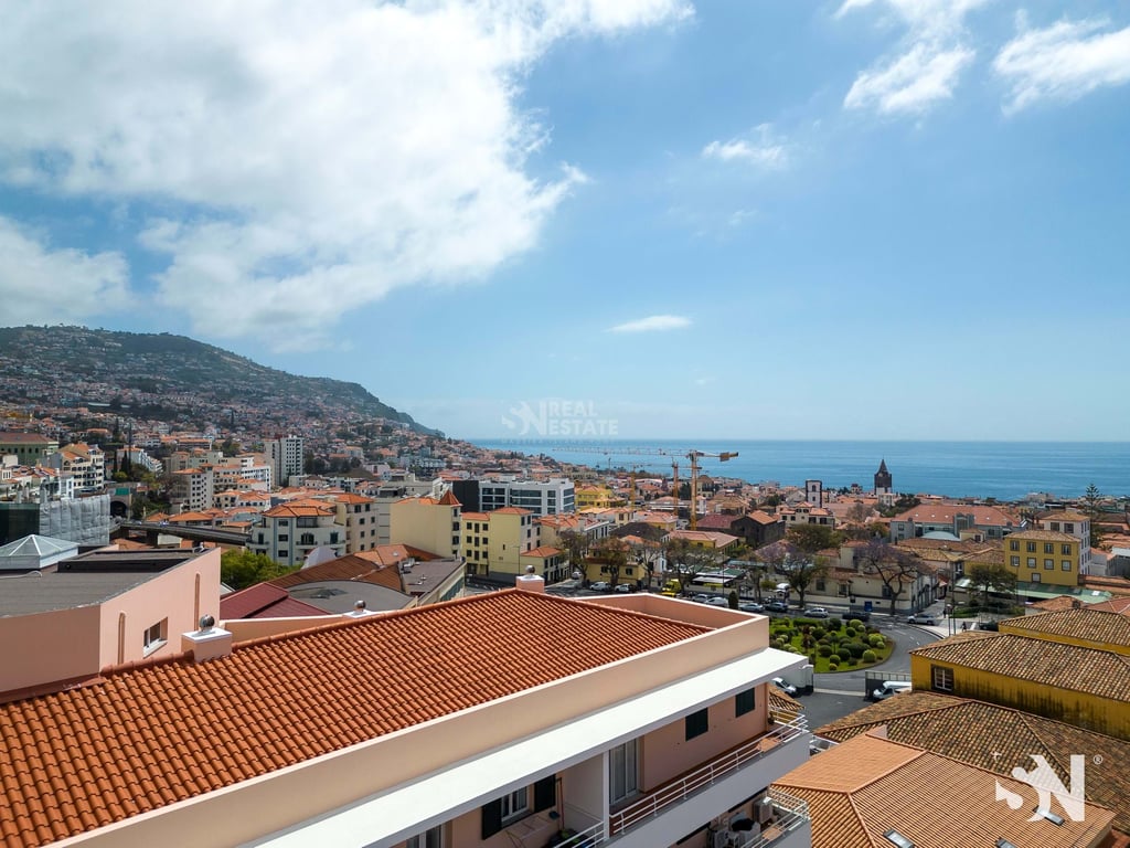 House in Funchal (Sao Pedro) - Image 2